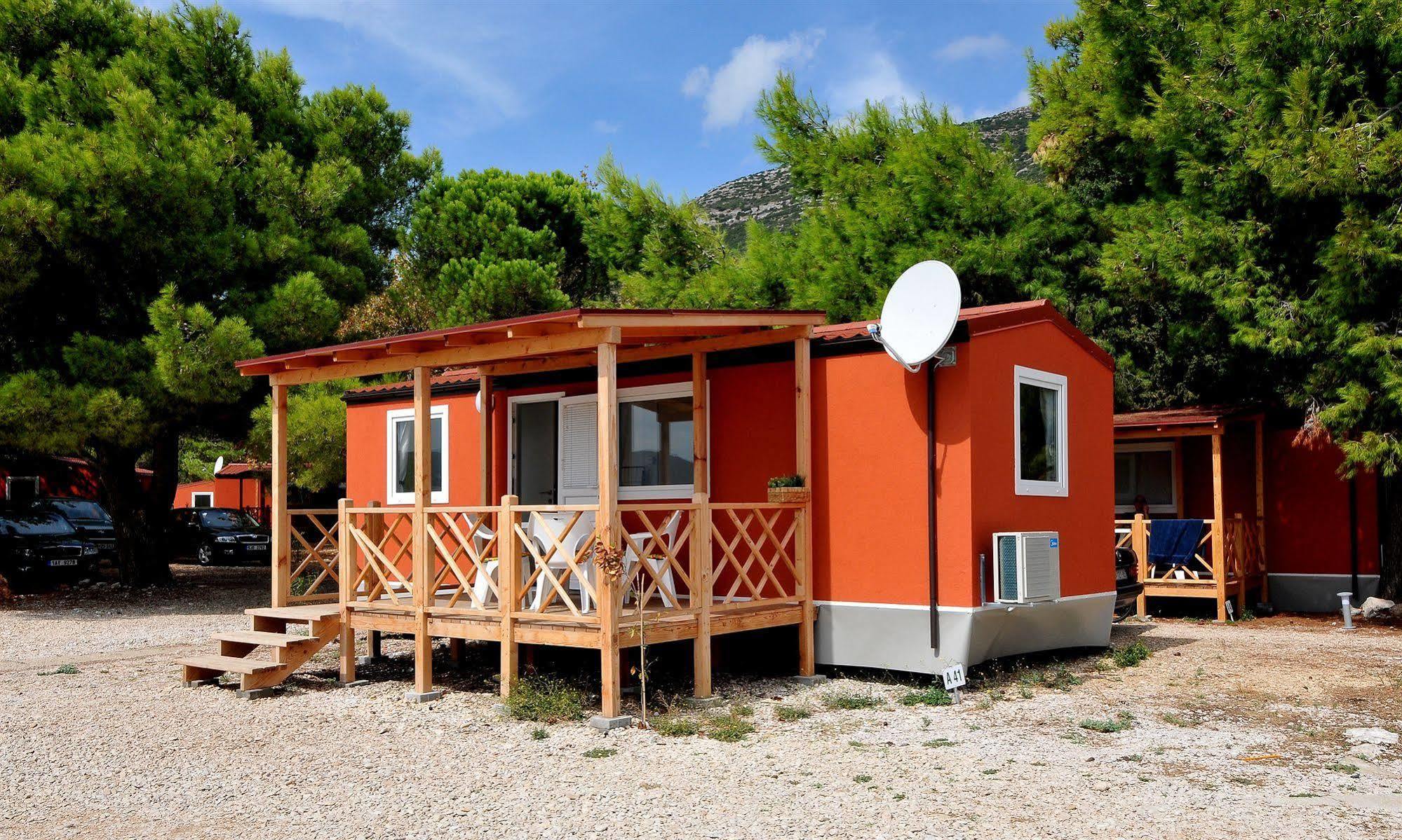 Camp Perna Hotel Kuciste Bagian luar foto