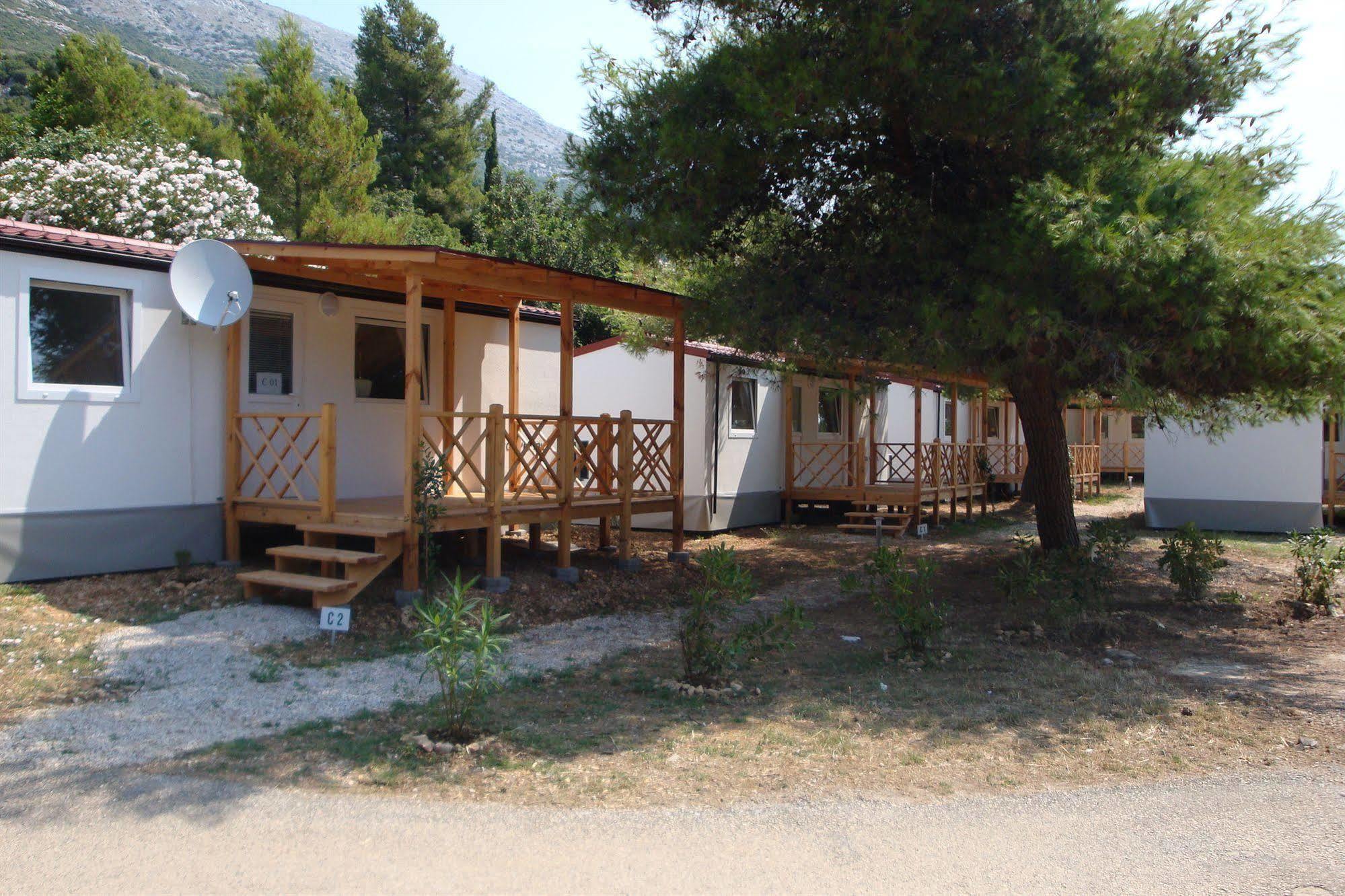 Camp Perna Hotel Kuciste Bagian luar foto
